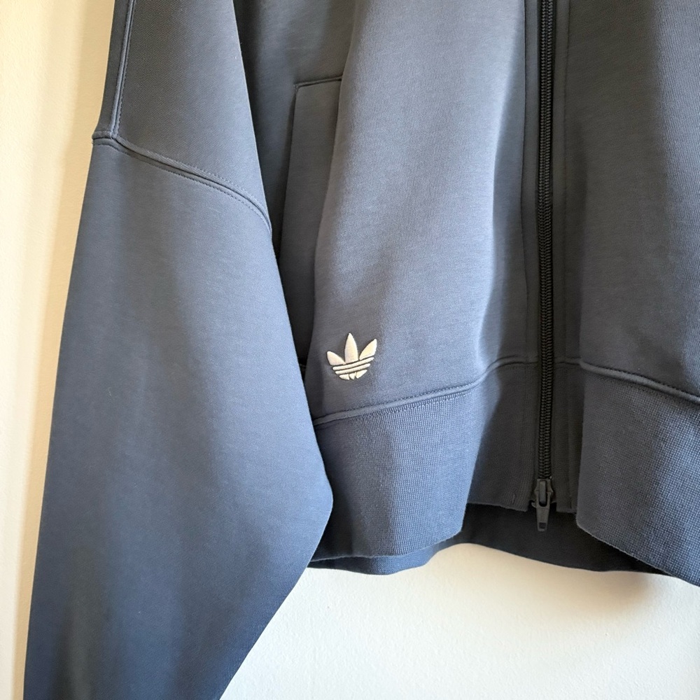 Adidas Originals Neuclassics Sweat Pants & Track Top Set in Blue - Picture 5 of 11